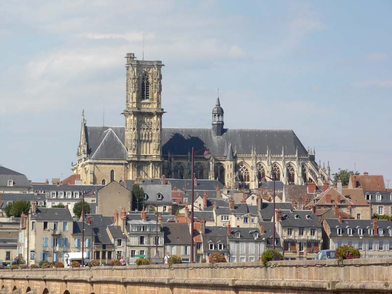 Cathedrale_Nevers_2